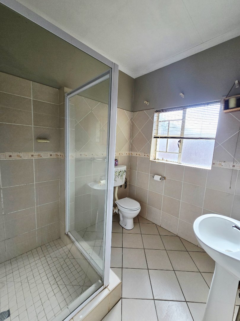 5 Bedroom Property for Sale in Flamwood North West